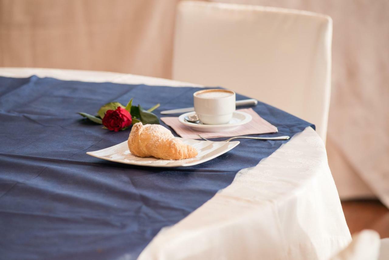 Hotel San Francesco Ренде Экстерьер фото
